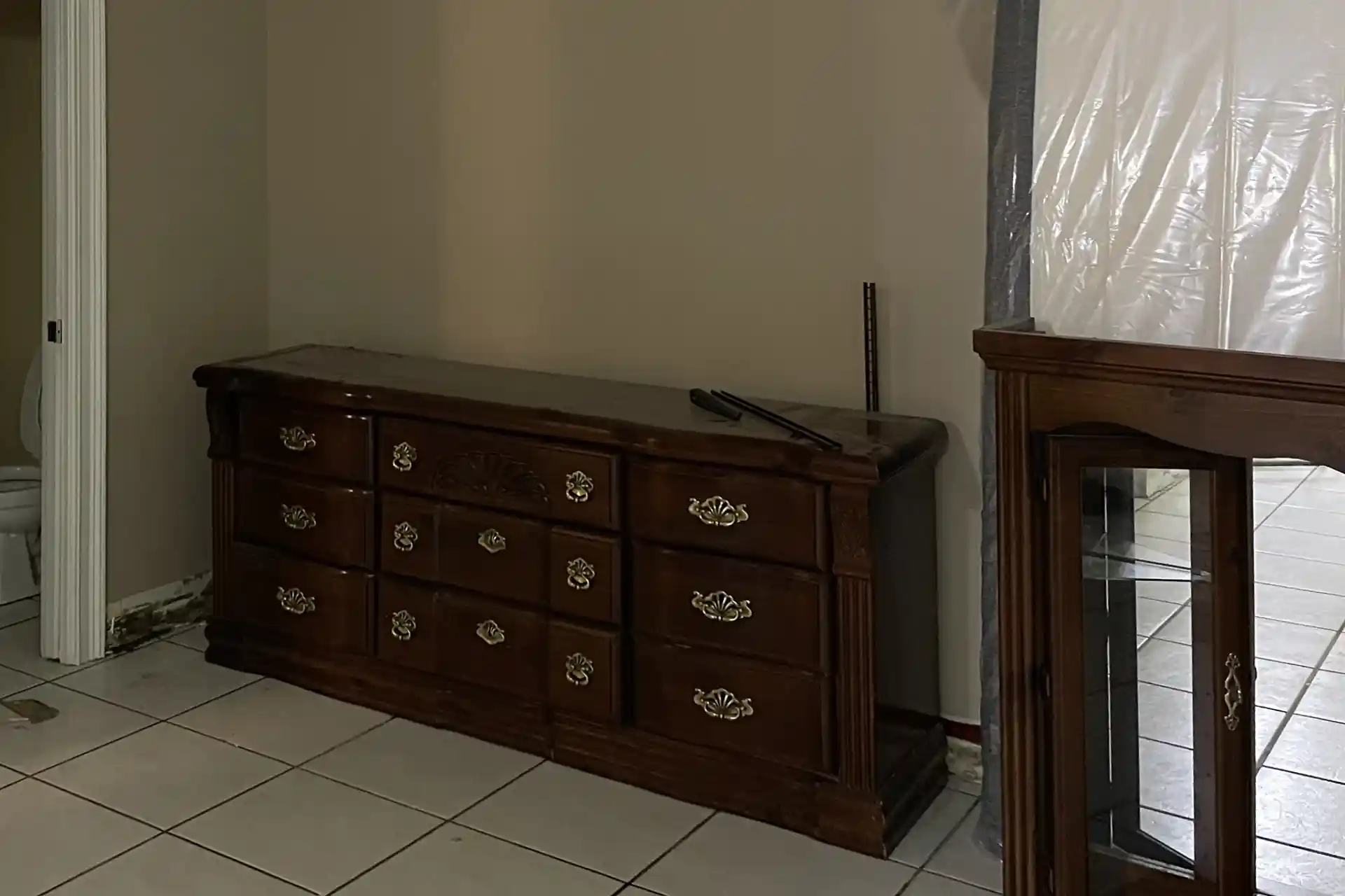 Yolanda - TV Unit - Left section before